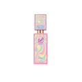 Lattafa Ajwad Pink 2 Pink Creamy Elixir — Botol minyak wangi tinggi berbentuk segi empat dengan corak pusaran berwarna merah jambu, kuning dan biru. Penutupnya juga dihiasi corak yang sama. Aksen emas kelihatan pada leher botol.