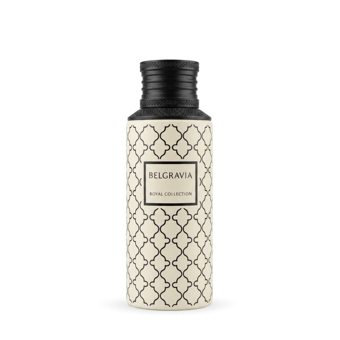Maison Asrar Belgravia Eau de Parfum — Botol wangian tinggi berwarna krim dengan corak hitam dan penutup bertekstur hitam, mempunyai label tengah tertulis 'BELGRAVIA' dan 'ROYAL COLLECTION'.
