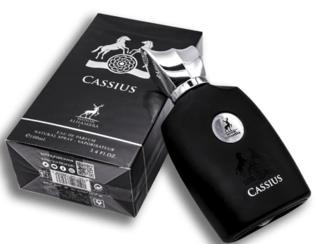 Maison Alhambra Cassius 100ml — A black perfume bottle and its matching black box are displayed on a white background. The box features silver horse graphics and the product name. | Maison Alhambra Cassius 100ml — Botol minyak wangi hitam dan kotak hitam yang sepadan dipamerkan di atas latar belakang putih. Kotak itu