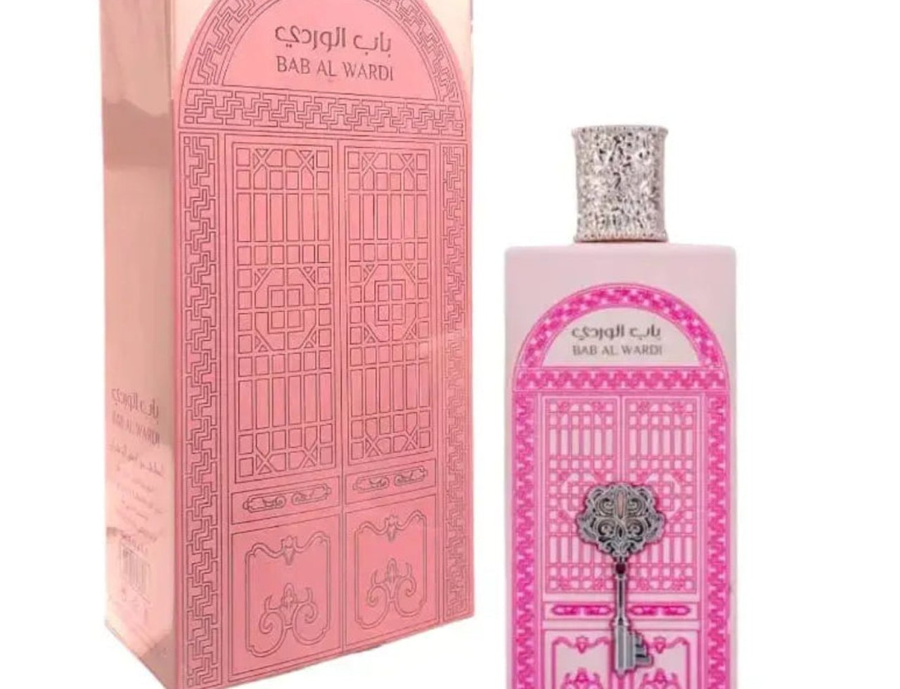 Ard Al Zaafaran Bab Al Wardi by Ard Al Zaafaran For Her 100ml EDP — Kotak dan botol wangian merah jambu dengan rekaan pintu gerbang berukir dan kunci perak hiasan