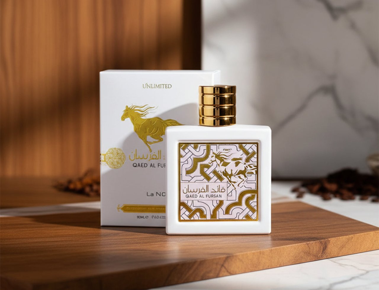 Lattafa Qaed Al Fursan Unlimited by Lattafa 90ml EDP — Botol minyak wangi putih bertutup emas dan kaligrafi Arab di atas permukaan kayu, bersebelahan kotak putihnya dengan ilustrasi kuda emas.