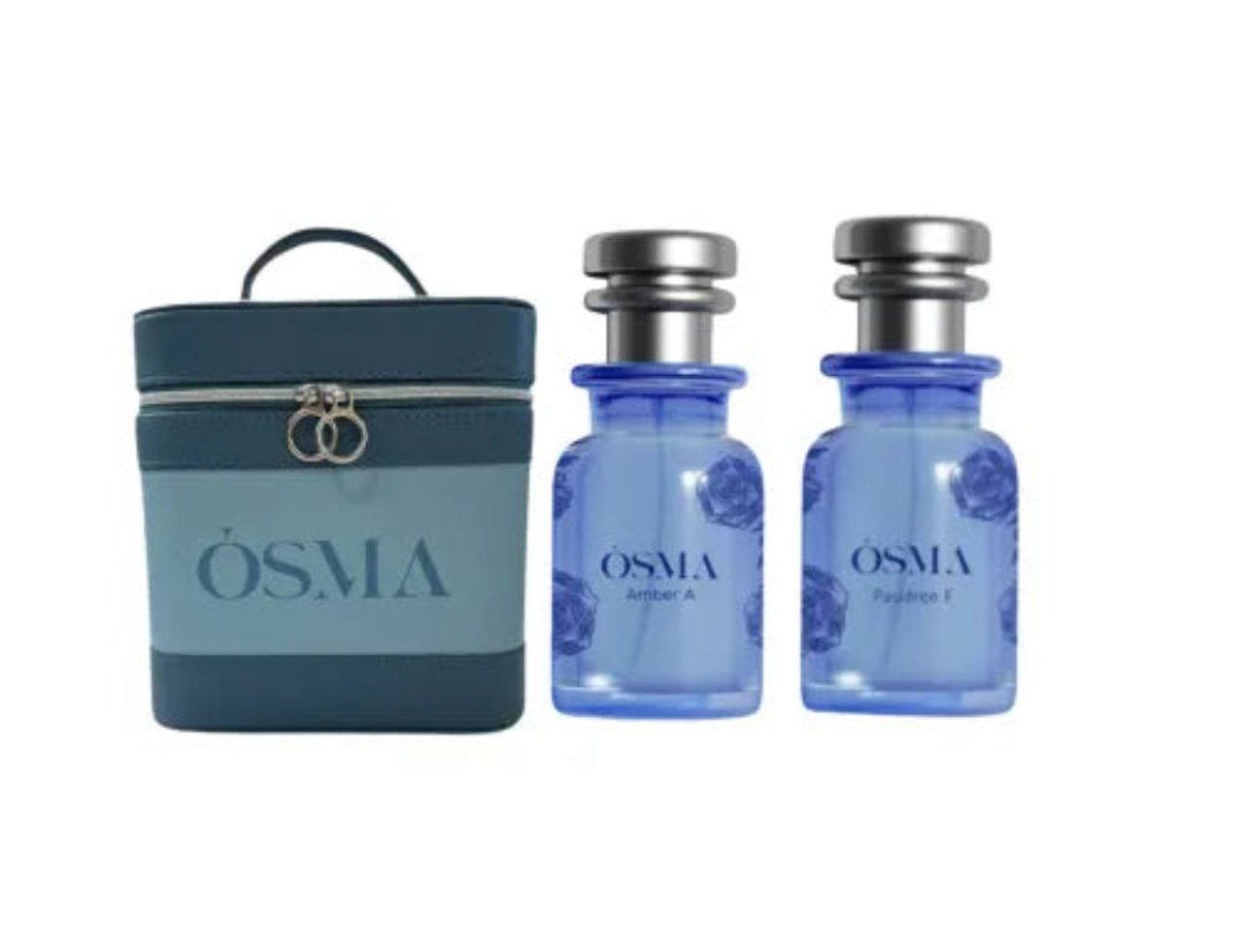 Osma Woody F Pineapple & Leather 75ml EDP — Botol minyak wangi biru dengan penutup perak dan rekaan bunga, bersebelahan beg kosmetik biru gelap dan teal dengan tarikan zip emas.