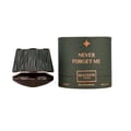 Maison Asrar Never Forget Me by Maison Asrar 90ml EDP Women — Botol minyak wangi bertutup hijau gelap berlekuk di sebelah kotak silindernya yang sepadan dengan bintang emas dan teks