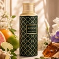 Regent by Maison Asrar 100ml EDP Unisex — Botol hijau gelap corak geometri emas, penutup emas, dikelilingi buah sitrus, halia, dan bunga putih.