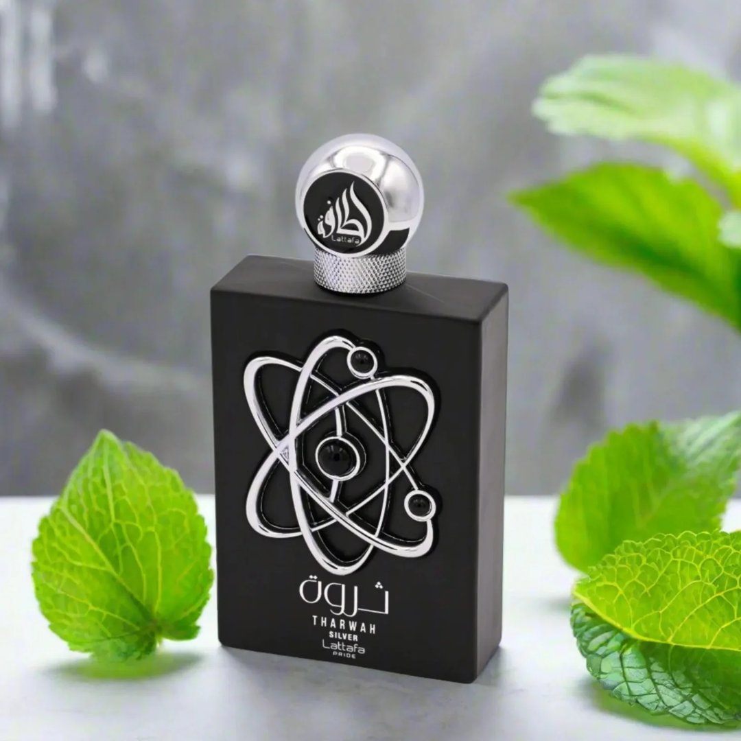woody aquatic perfume