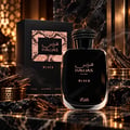 RASASI Hawas Black For Him oleh Rasasi 100ml EDP — Botol dan kotak minyak wangi hitam dengan corak ular, di atas latar marmar gelap dan serpihan kayu.