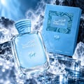 RASASI Hawas Ice Freeze by Rasasi 100ml EDP — Botol minyak wangi kaca jernih berisi cecair biru dan penutup bertekstur biru, dikelilingi ketulan ais dan kabus, dengan kotak birunya di latar belakang.