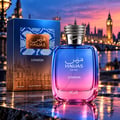 RASASI Hawas London by Rasasi 100ml EDP — Botol kaca gradien biru dan merah jambu dengan penutup perak seperti ular, bersebelahan kotak birunya dengan corak ular emas. Latar belakang langit senja London.