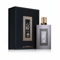 Al Wataniah Kayaan Classic by Al Wataniah Homme Intense 100ml For Man — Kotak hitam elegan bersebelahan botol wangian kelabu metalik dengan penutup emas berkilat, kedua-duanya berhias corak emas.