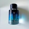 Grandeur Iconic Nuit Pour Homme 100ml EDP untuk Lelaki — Botol minyak wangi kaca jernih berisi cecair gradien biru ke hijau, penutup hitam, dan label teks perak.