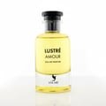 Volare Lustre Amour — Eau de Parfum berwarna kuning dalam botol kaca jernih bertutup hitam, menampilkan logo burung Volare.